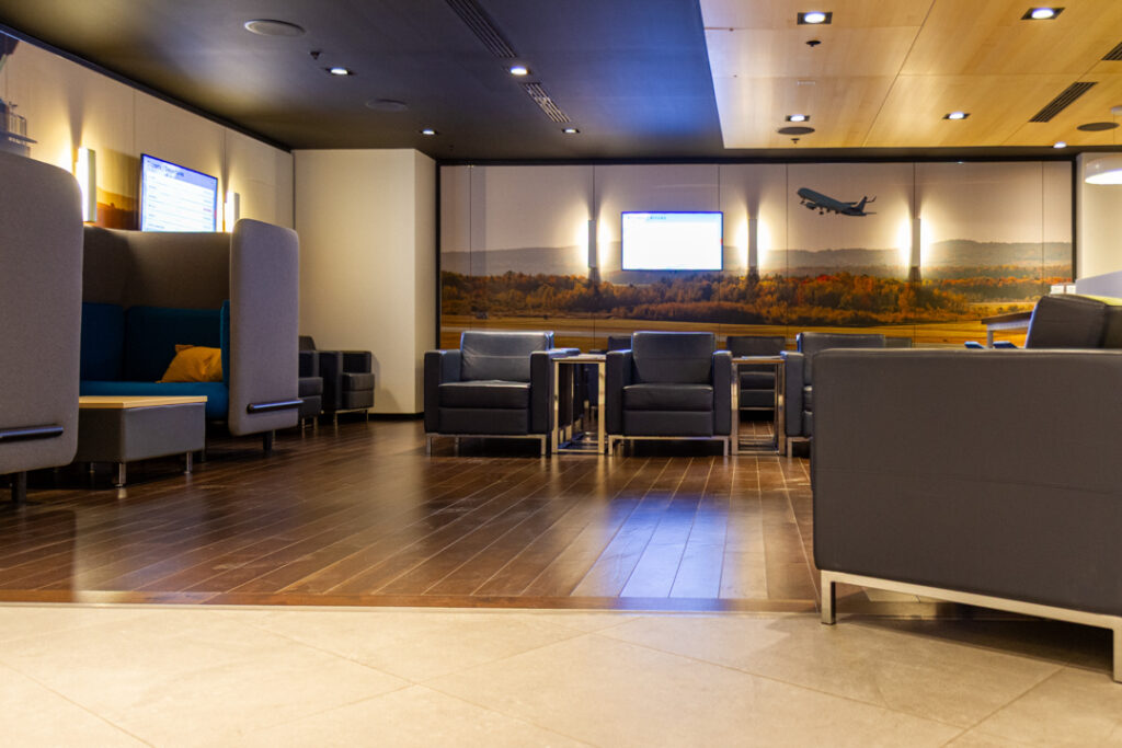 View of Salon YQB with lounge chairs, privacy booths and workspace for events at the Québec City Convention Centre.